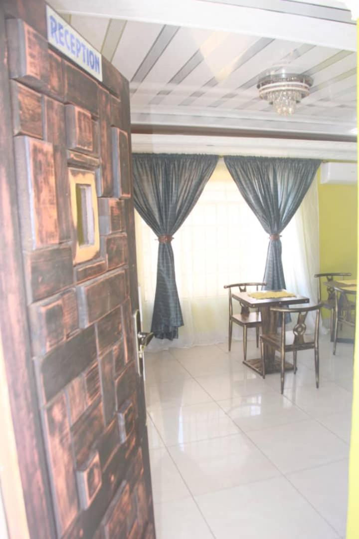 Mathlyn Guesthouse Gaborone Eksteriør billede