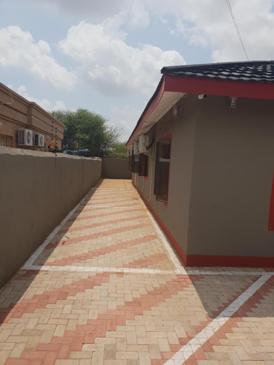 Mathlyn Guesthouse Gaborone Eksteriør billede