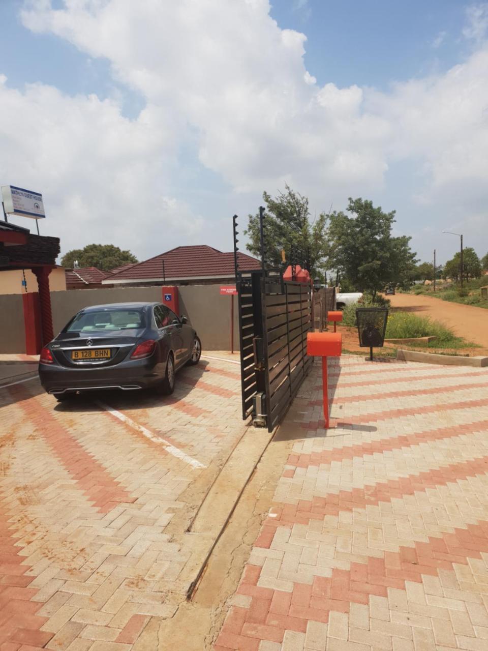 Mathlyn Guesthouse Gaborone Eksteriør billede